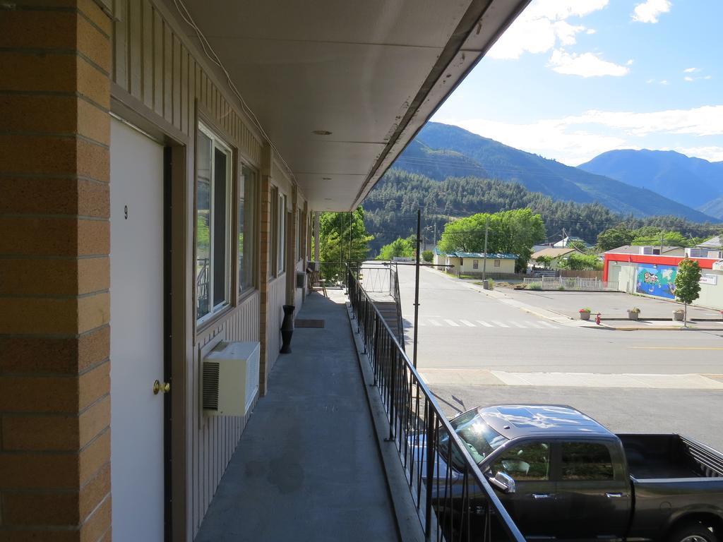 Rest Inn Lytton Exterior photo