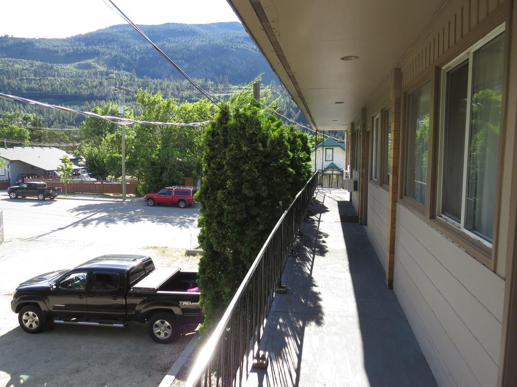 Rest Inn Lytton Exterior photo